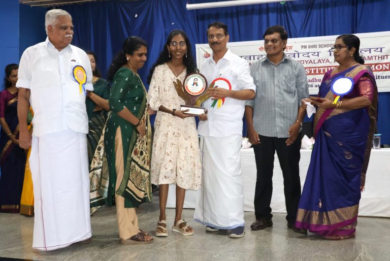 വെച്ചൂച്ചിറ നവോദയയിൽ മെരിറ്റ് ഡേയും ഇൻവെസ്റ്റിച്ചർ സെറിമണിയും ആഘോഷിച്ചു