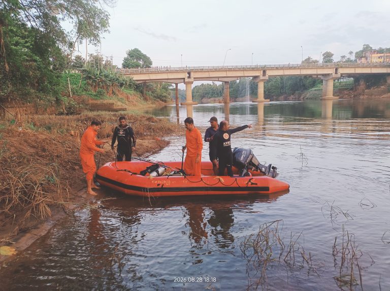 റാന്നി പാലത്തിൽ നിന്ന് പമ്പാ നദിയിലേക്ക് ആൾ ചാടിയയെന്ന നിഗമനത്തിൽതിരച്ചിൽ നടത്തുന്നു