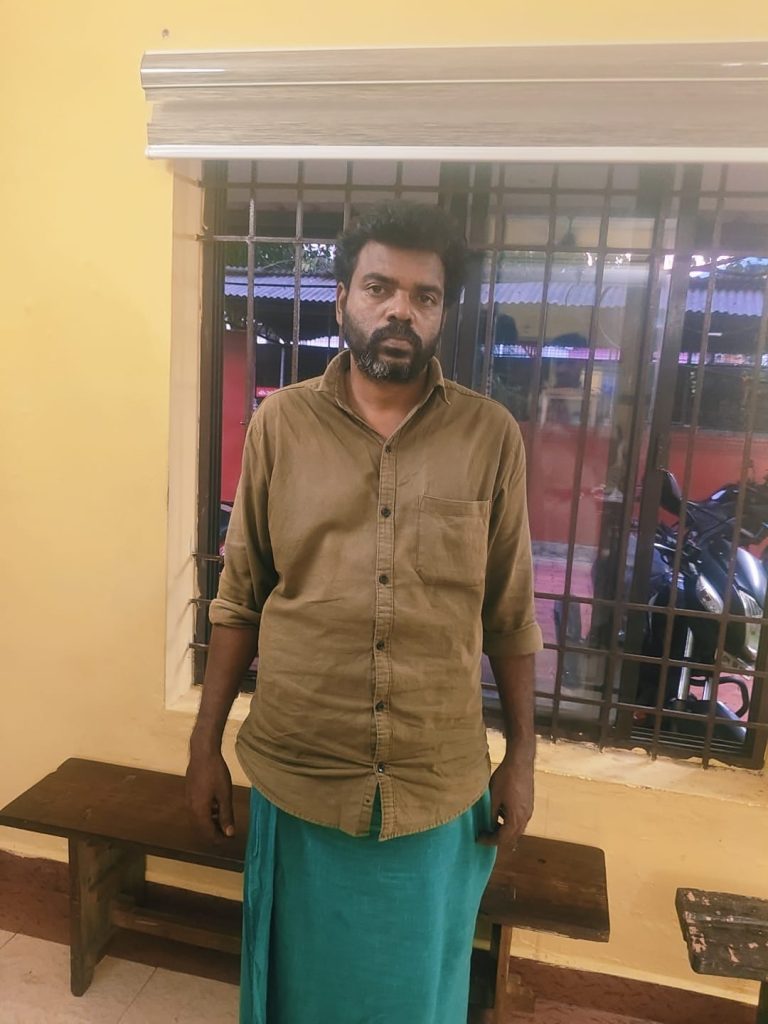 പട്ടിയെ അഴിച്ചുവിട്ടതിനെ ചൊല്ലിതർക്കം : സഹോദരന്റെ വാരിയെല്ല് ചവിട്ടി ഒടിച്ചയാൾ പിടിയിൽ